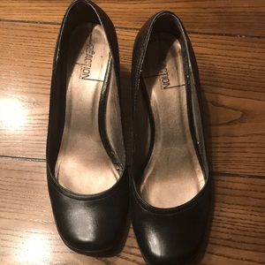 Kenneth Cole Reaction Black Wedges